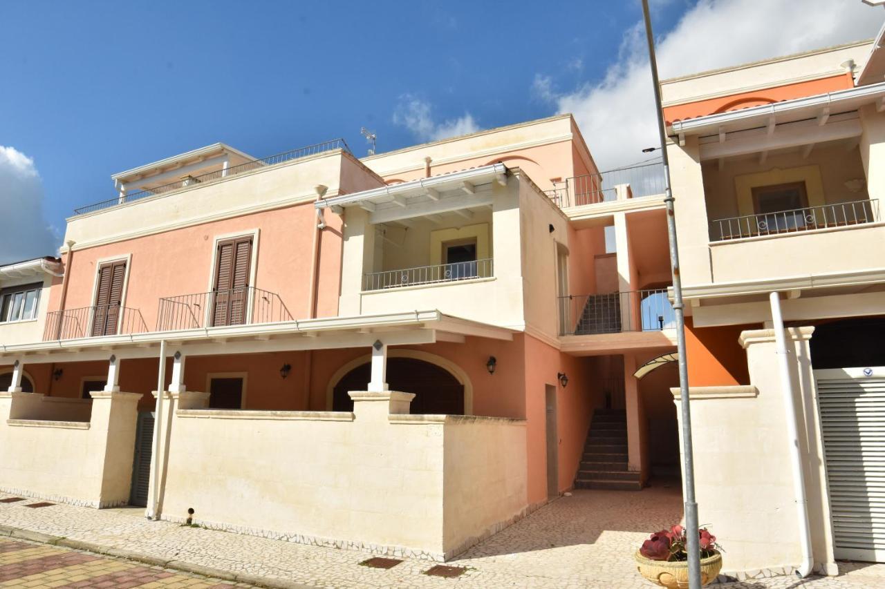 Toto Residence Torre Lapillo Exterior foto